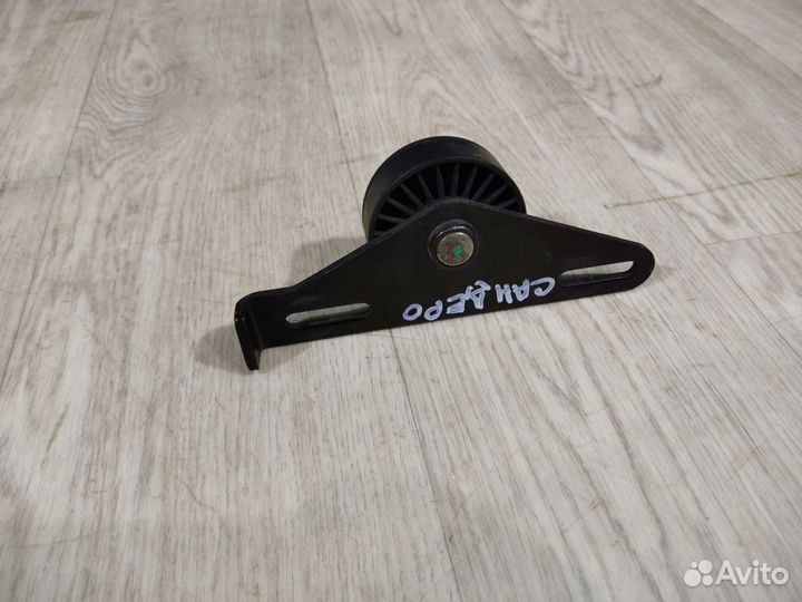 Renault Sandero 1 ролик натяжитель