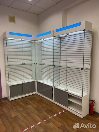 Торговые витрины и столы