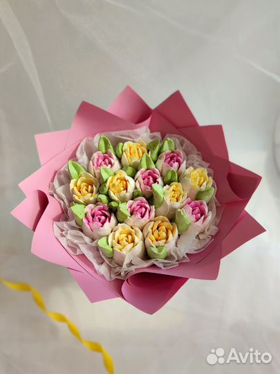 Букет из зефирных тюльпанов для учителя