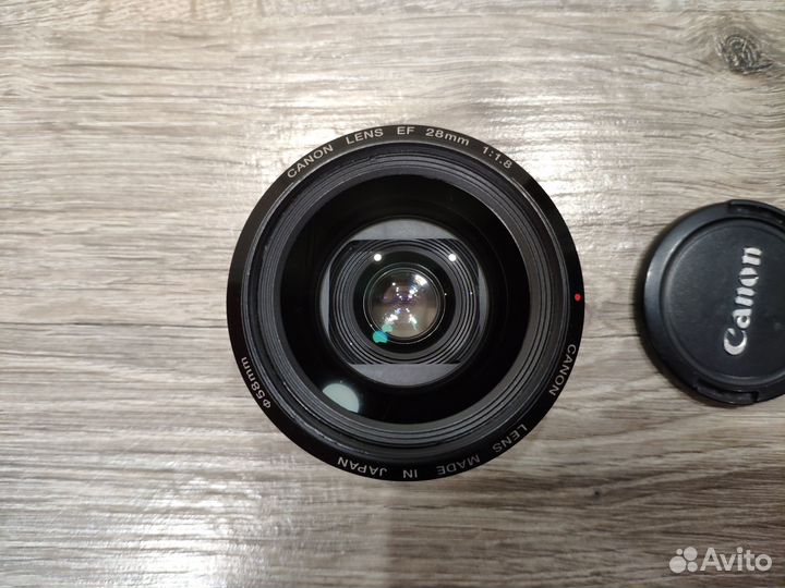 Canon 28mm f/1.8 USM EF
