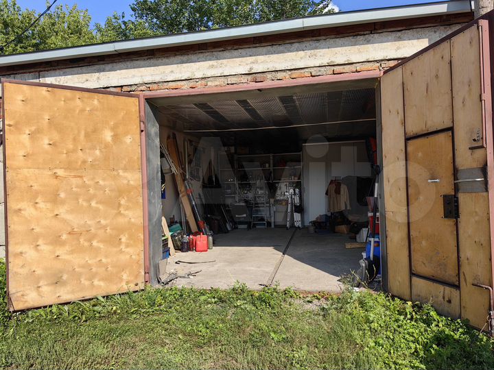 Гараж, > 30 м²