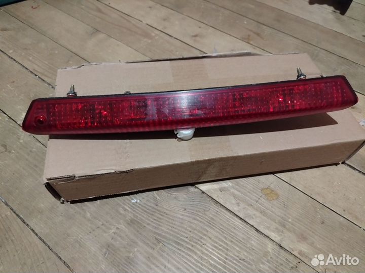 Задний фанарь багажника geely emgrand ec7 хечбек