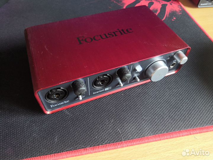 Аудиокарта Focusrite scarlett 2i2 1 gen