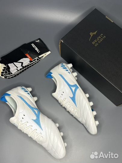 Футбольные бутсы mizuno