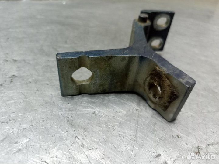 Петля двери задняя левая Audi 80 B3 NE 1986-1991
