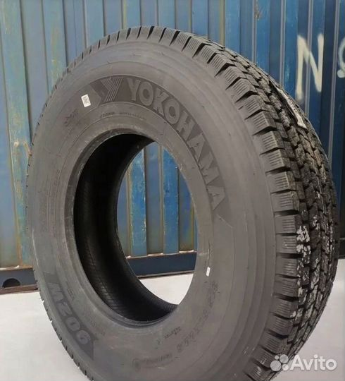 Грузовая шина yokohama 315/80R22.5 902W TL ведущая