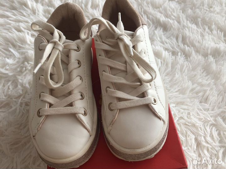 Туфли -кроссовки на девочку