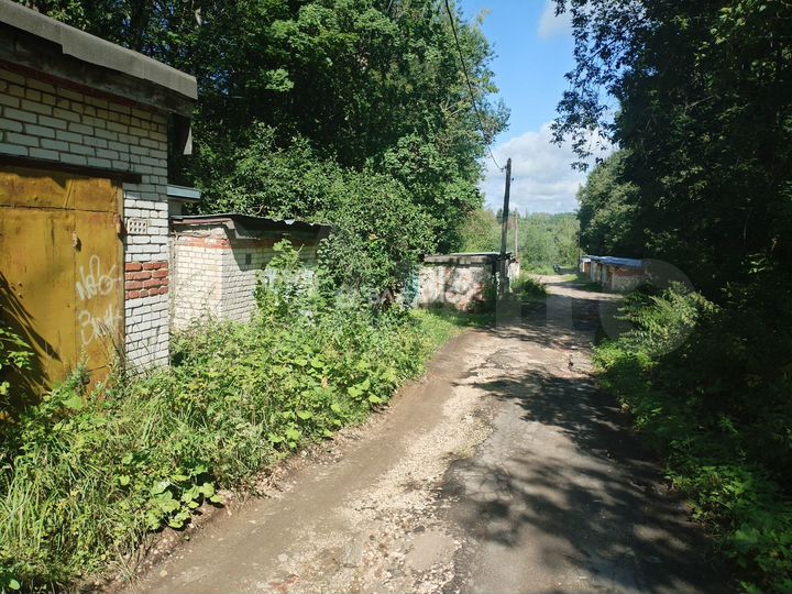 Гараж, > 30 м²