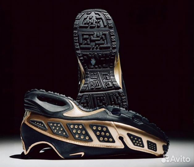 Nike air max sndr black metallic gold