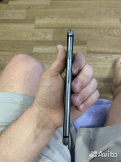 iPhone 8, 64 ГБ