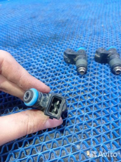 Топливная форсунка Renault Logan седан K7J 2007