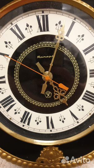 Отдам - Часы настенные СССР - янтарь