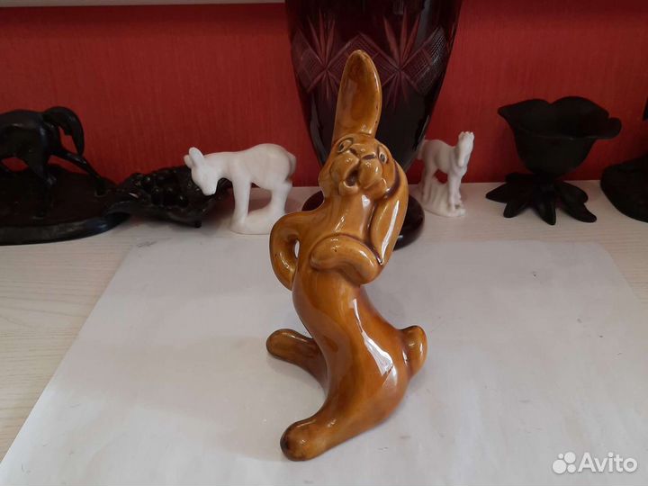 Статуэтка заяц