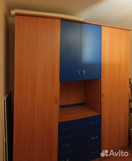 Шкаф