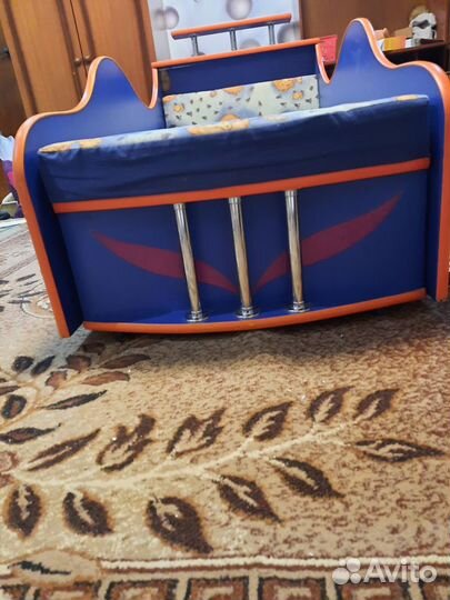Детская кровать машина бу с матрасом