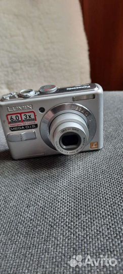 Компактный фотоаппарат