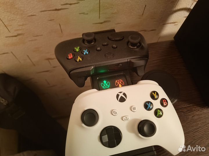 Xbox Series X (2 геймпада + игры)