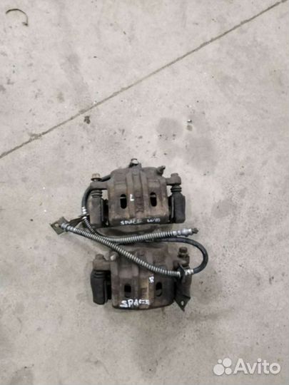 Суппорт передний Mitsubishi Space Wagon n84w n94w