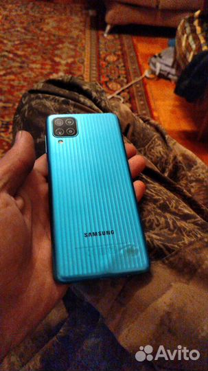 Телефон m12 4/64