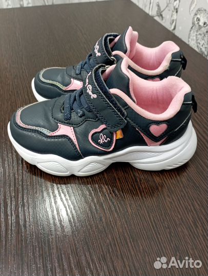 Кроссовки для девочки 28