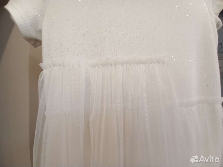 Платье для девочки в хорошем состоянии