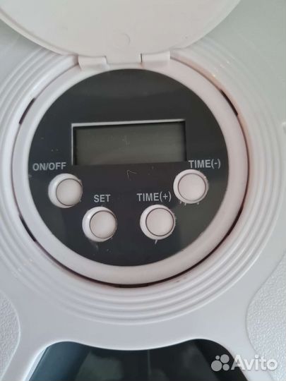 Автоматическая кормушка для кошек