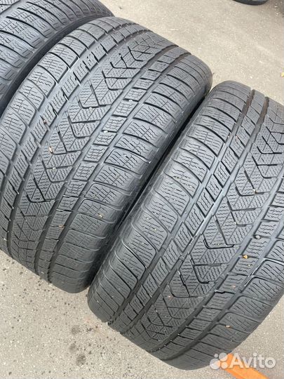 Pirelli Scorpion Winter RFT 275/40 R21 и 315/35 R21