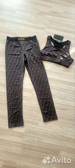 Костюм для тренировок