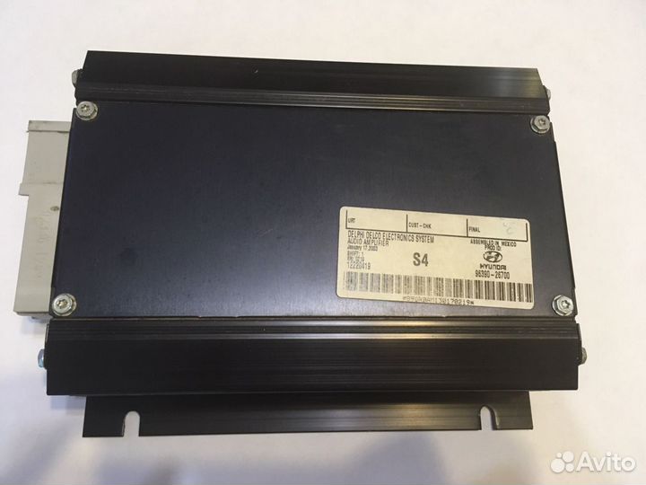 Усилитель штатный и магнитола на Hyundai Santa Fe