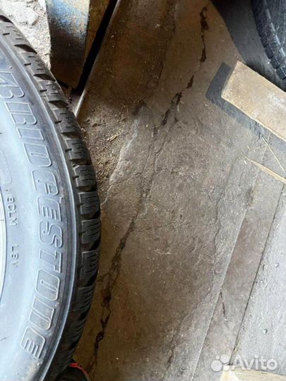 Bridgestone Blizzak LM-25 225/40 R18