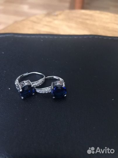 Серебряные серьги с сапфирами