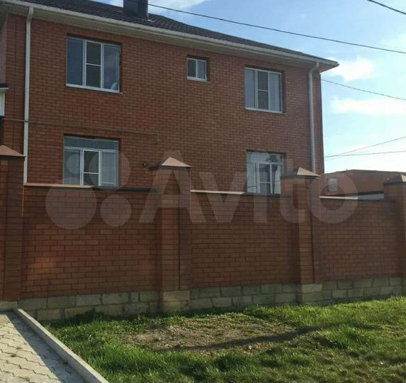 Дом 220 м² на участке 5 сот.
