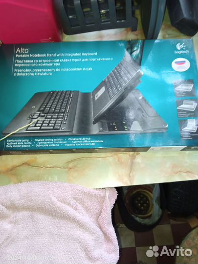 Подставка со встроеной клавиатурой