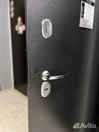 Входная сейф-дверь