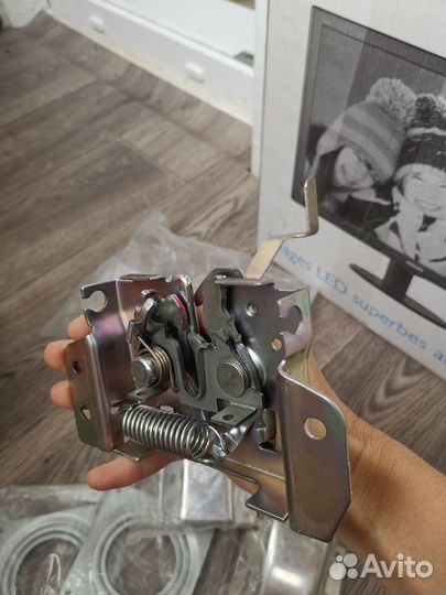 Замок капота Mitsubishi outlander