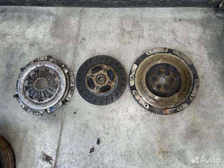 Маховик МКПП в сборе Mazda 3 BK BL 2.0