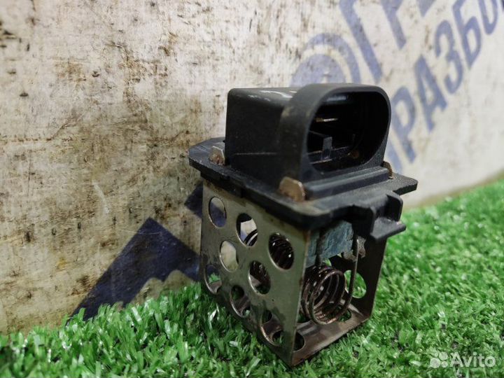 Резистор вентилятора Renault Fluence седан 1.6 K4M