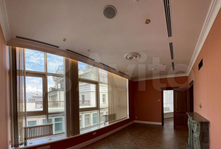 Здание, 2500 м²