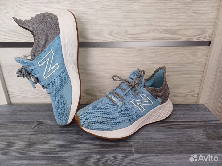 39р. New Balance. Женские кроссовки