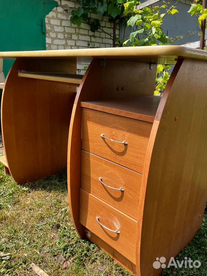 Компьютерный стол