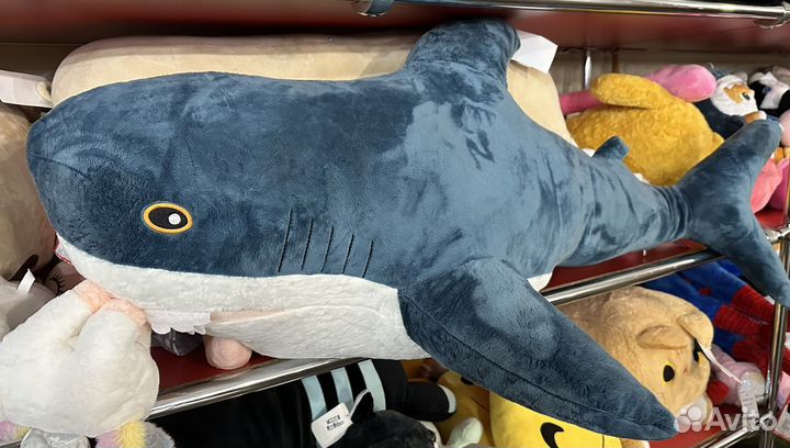 Огромная акула из IKEA