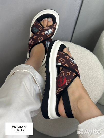 Шлепанцы женские