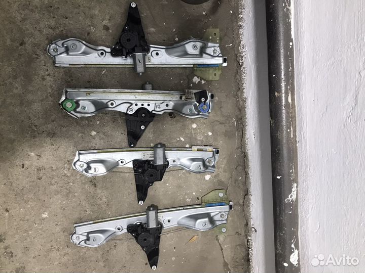 Стеклоподъемник LADA X-ray