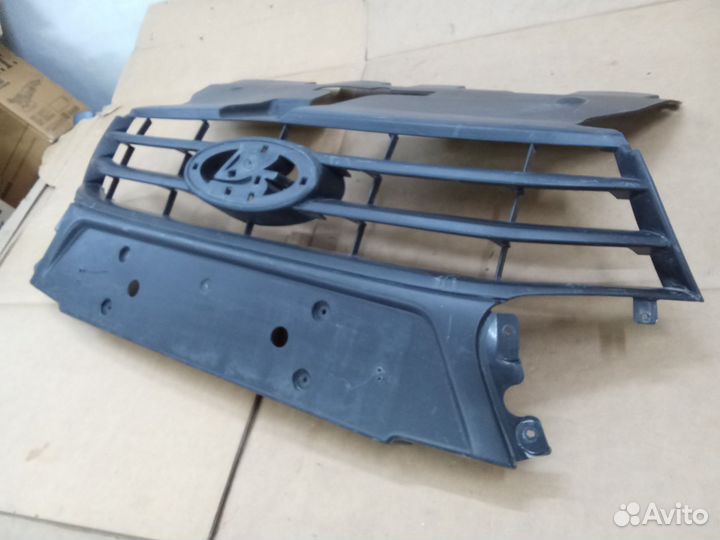 LADA vesta решетка радиатора 8450008875