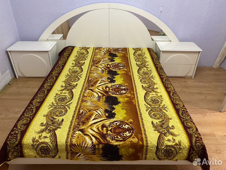 Кровать