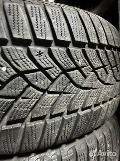 Goodyear UltraGrip 8 225/45 R18