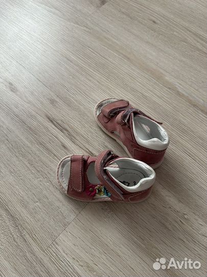 Сандали для девочки