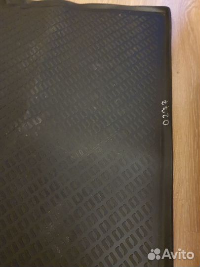 Автомобильные коврики резиновые