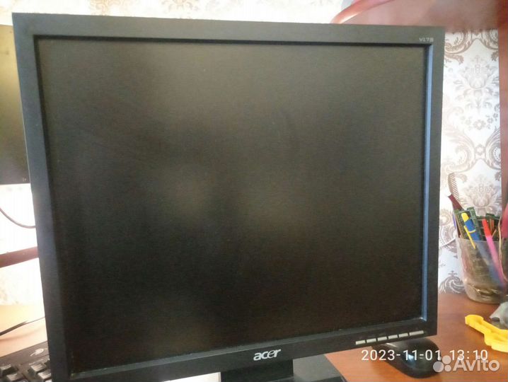 Монитор для компьютера 17