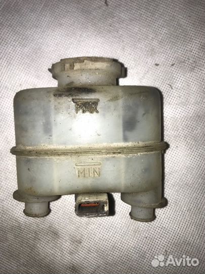 Бачок для тормозной жидкости Nissan Cube AZ10